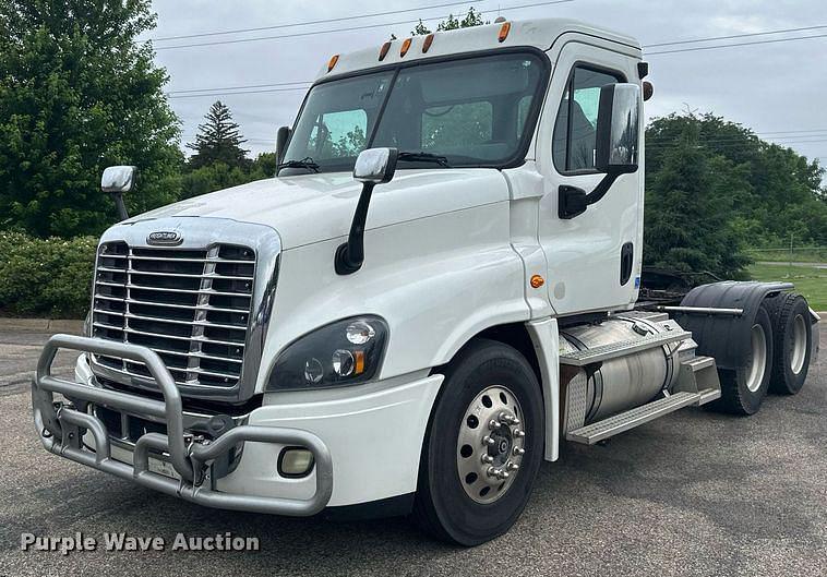 Image of Freightliner Cascadia 125 Primary image