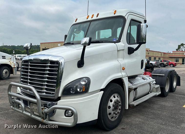 Image of Freightliner Cascadia 125 Primary image