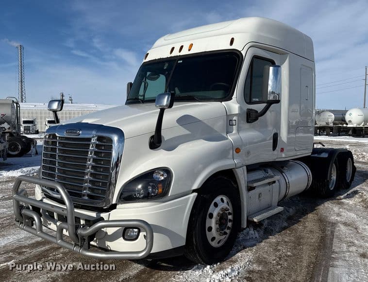 Image of Freightliner Cascadia 125 Primary image