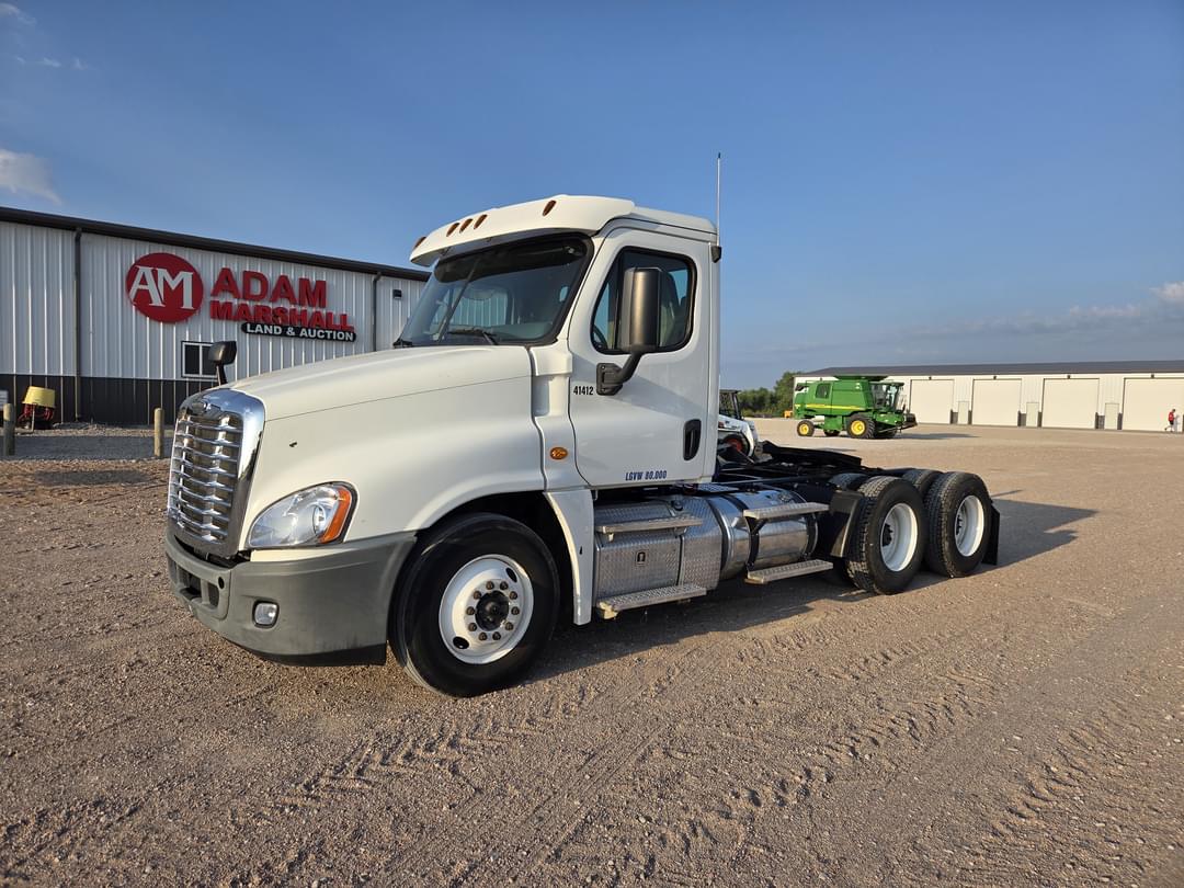 Image of Freightliner Cascadia 125 Primary image