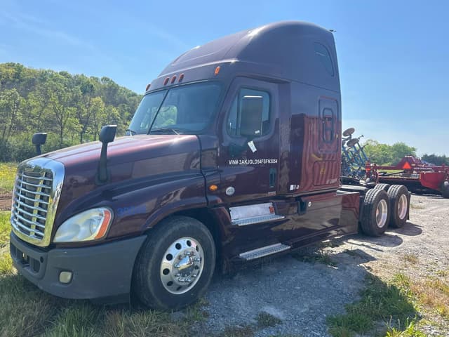 Image of Freightliner Cascadia 125 equipment image 2