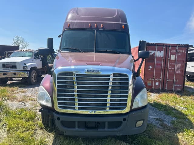 Image of Freightliner Cascadia 125 equipment image 1