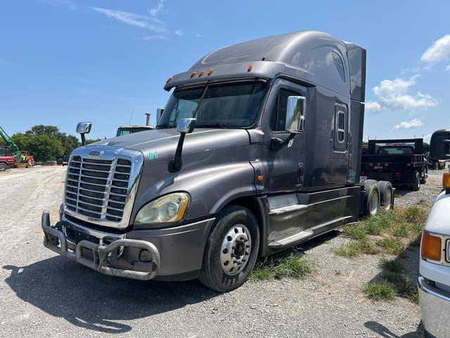Image of Freightliner Cascadia 125 equipment image 1