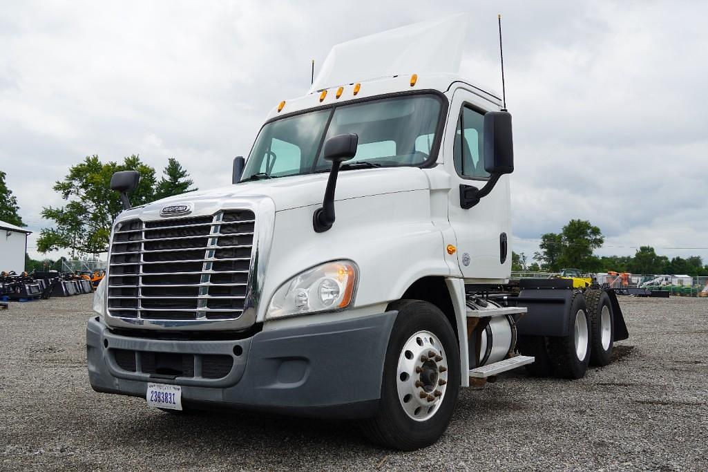 Image of Freightliner Cascadia 125 Primary image