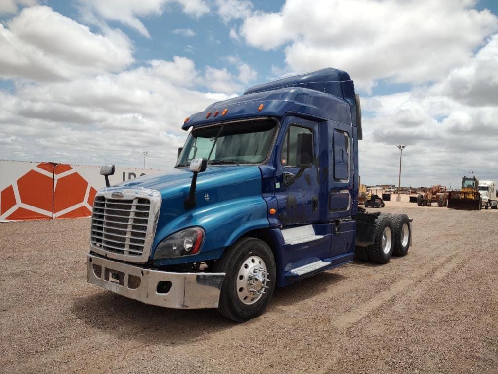 2015 Freightliner Cascadia 125 Equipment Image0