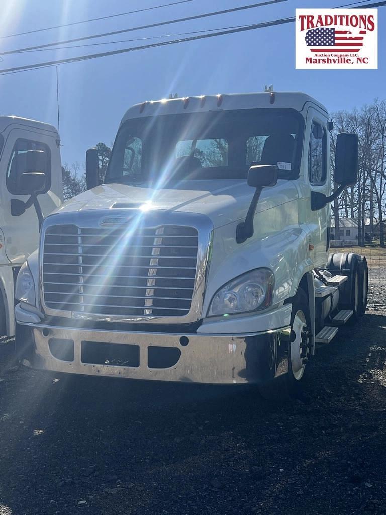 Image of Freightliner Cascadia 125 Primary image