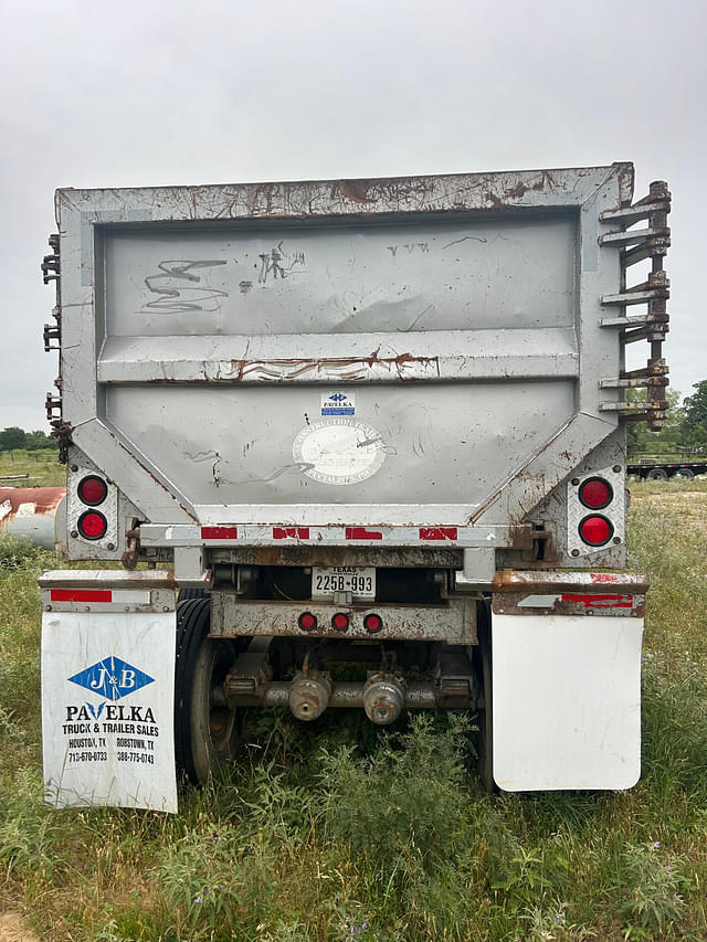 Image of Freightliner Cascadia 125 equipment image 3