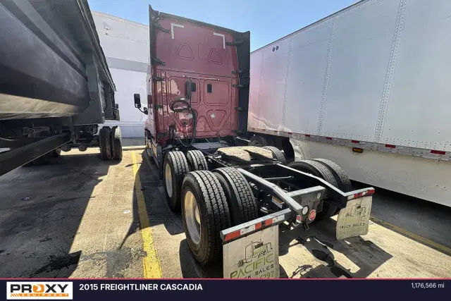 Image of Freightliner Cascadia equipment image 4