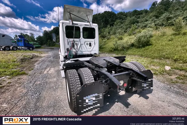 Image of Freightliner Cascadia equipment image 3