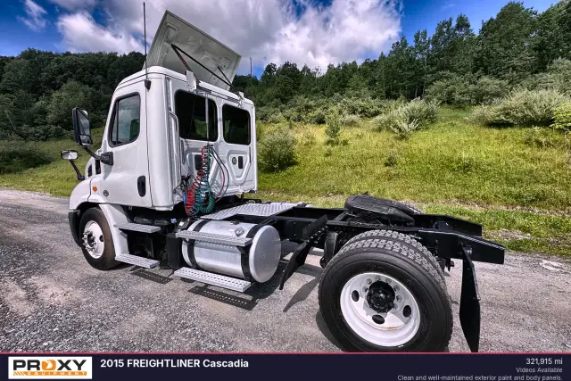 Image of Freightliner Cascadia equipment image 2