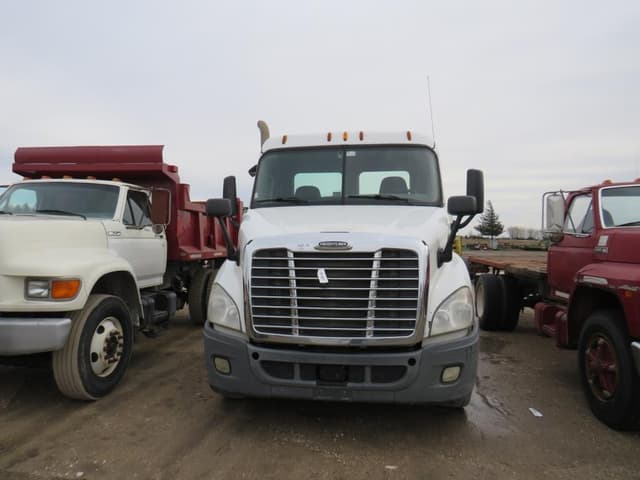 Image of Freightliner Cascadia equipment image 1