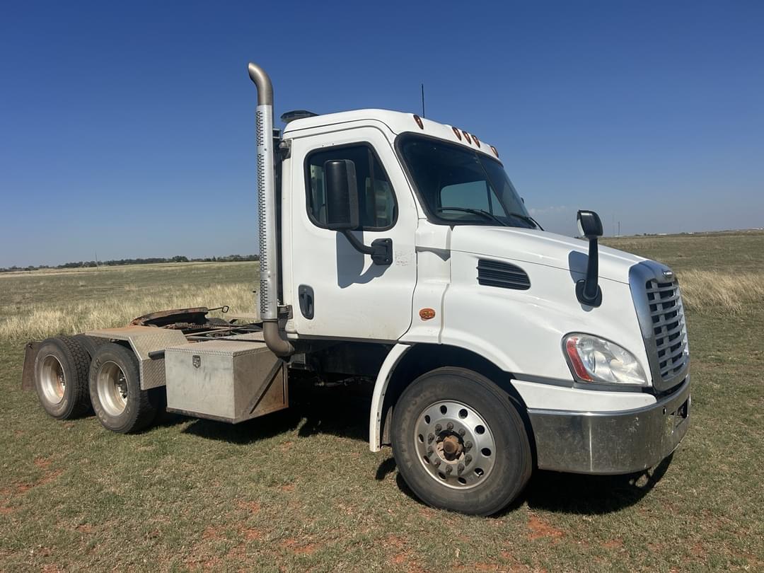 Image of Freightliner Cascadia Primary image