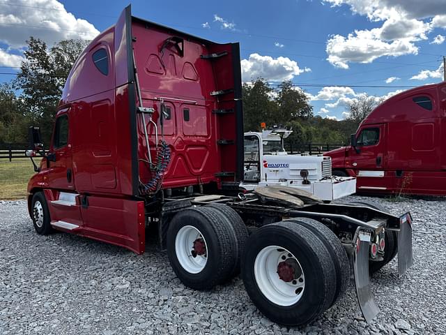 Image of Freightliner Cascadia Evolution equipment image 1