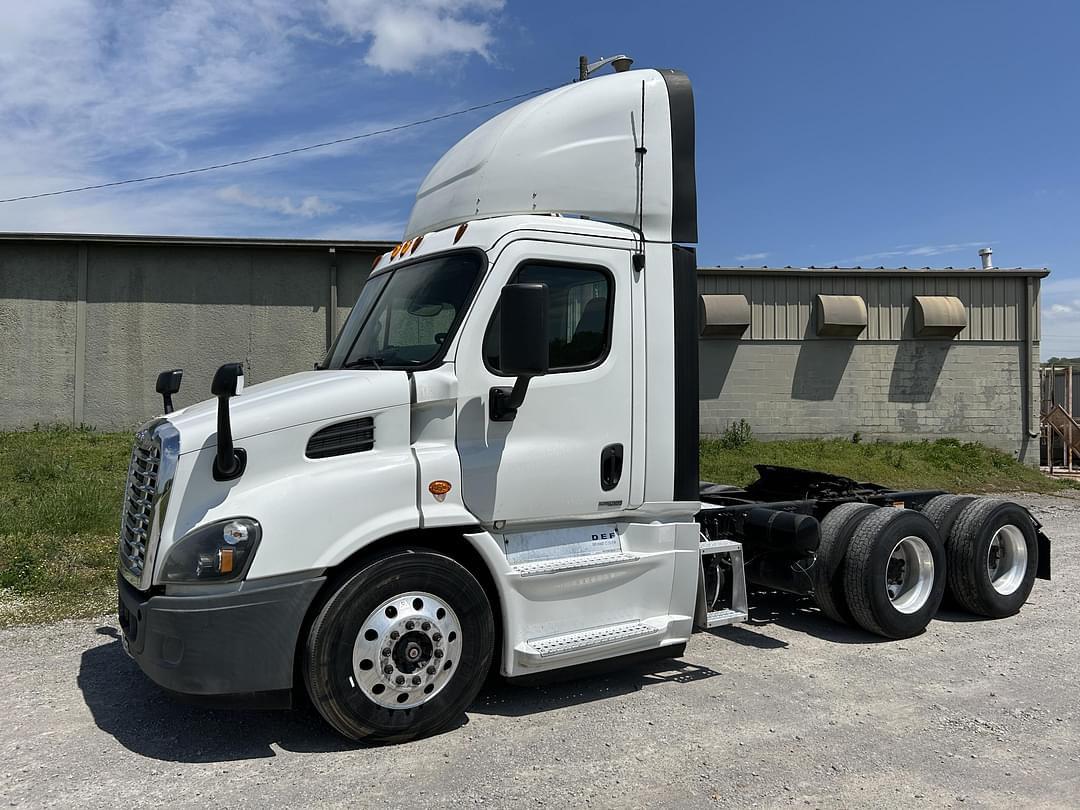 Image of Freightliner Cascadia Primary image