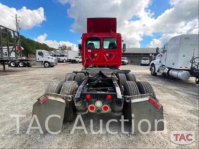 Image of Freightliner Cascadia equipment image 3