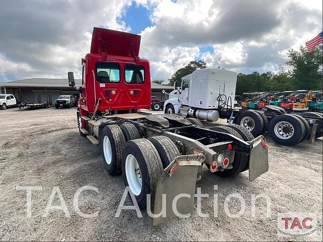 Image of Freightliner Cascadia equipment image 2