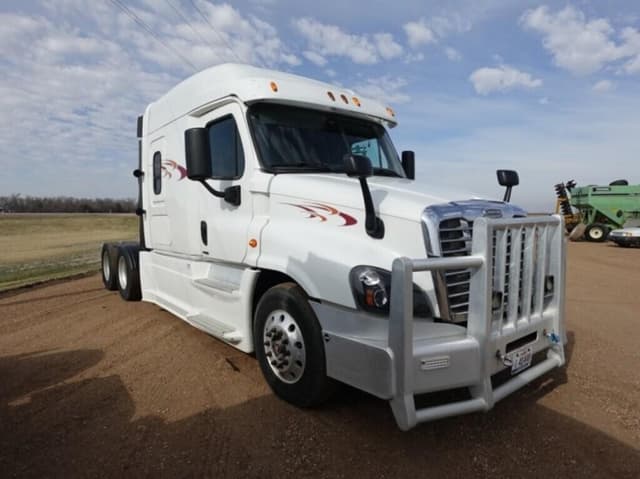 Image of Freightliner Cascadia equipment image 1