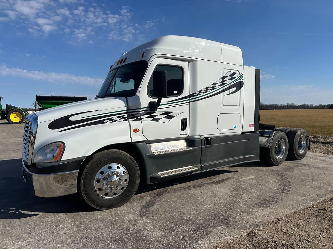 Image of Freightliner Cascadia Primary image