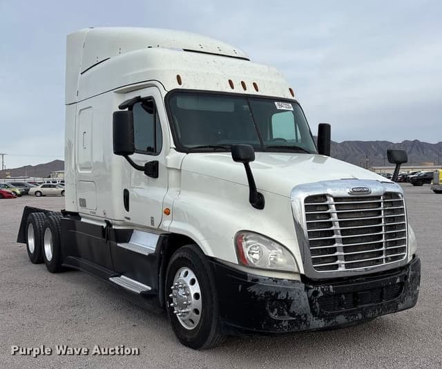 Image of Freightliner Cascadia equipment image 2