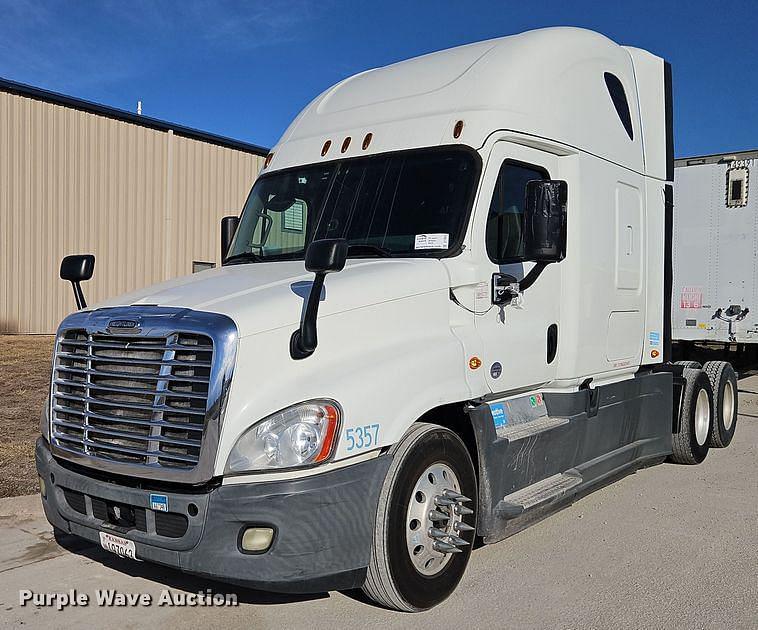 Image of Freightliner Cascadia Primary image