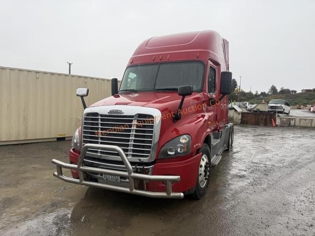 Image of Freightliner Cascadia equipment image 3