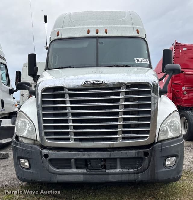 Image of Freightliner Cascadia equipment image 1