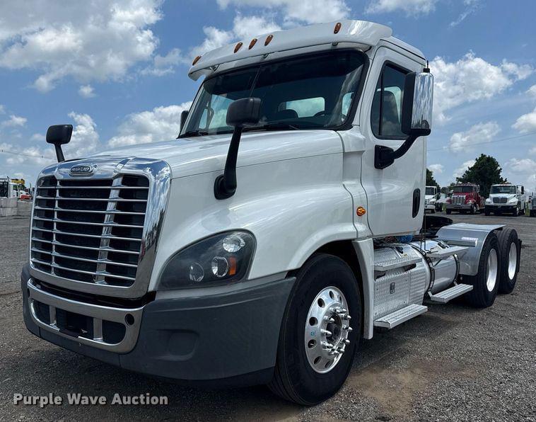 Image of Freightliner Cascadia Primary image