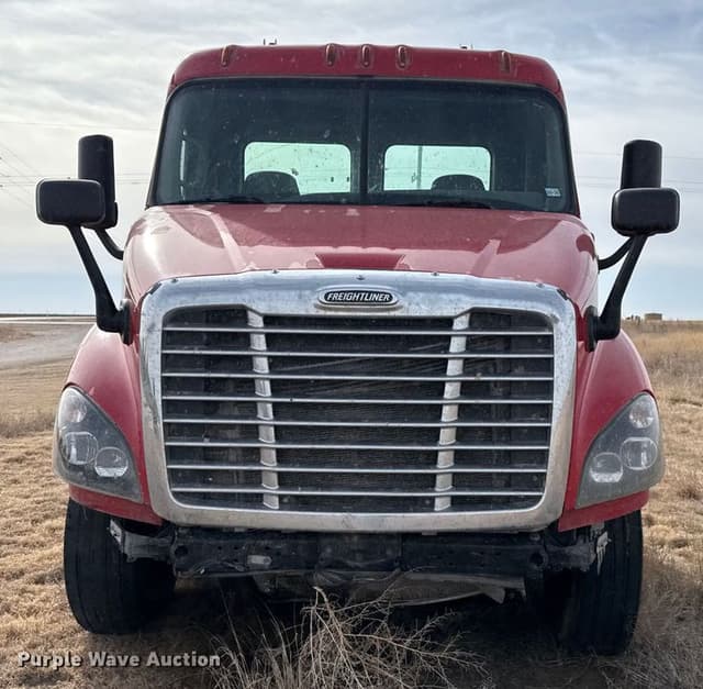 Image of Freightliner Cascadia equipment image 1
