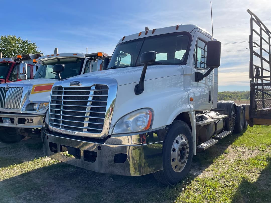 Image of Freightliner Cascadia Primary image