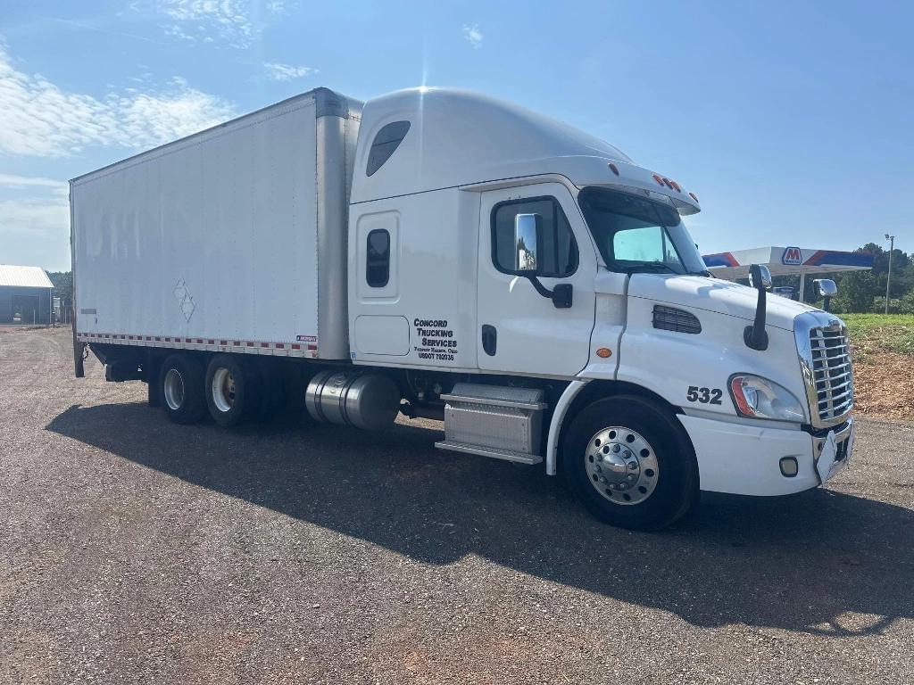 Image of Freightliner Cascadia Primary image