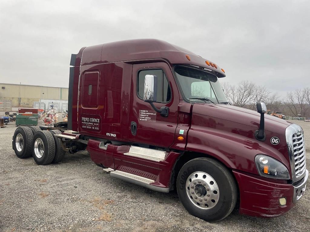 Image of Freightliner Cascadia Primary image