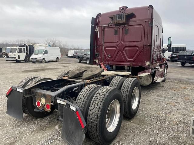 Image of Freightliner Cascadia equipment image 1