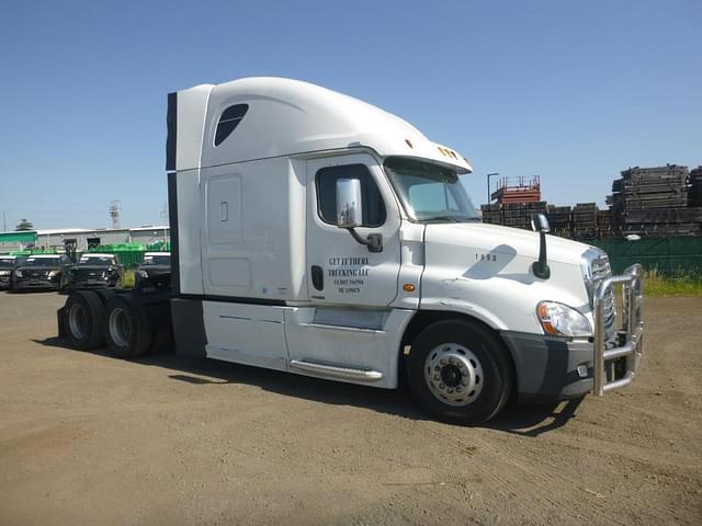 Image of Freightliner Cascadia equipment image 1
