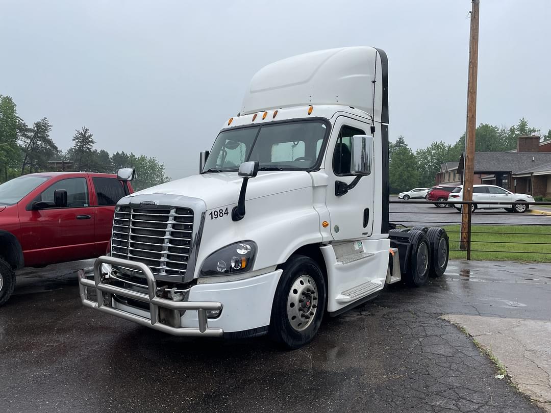 Image of Freightliner Cascadia Primary image