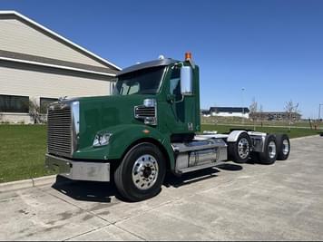 Main image Freightliner Coronado 122
