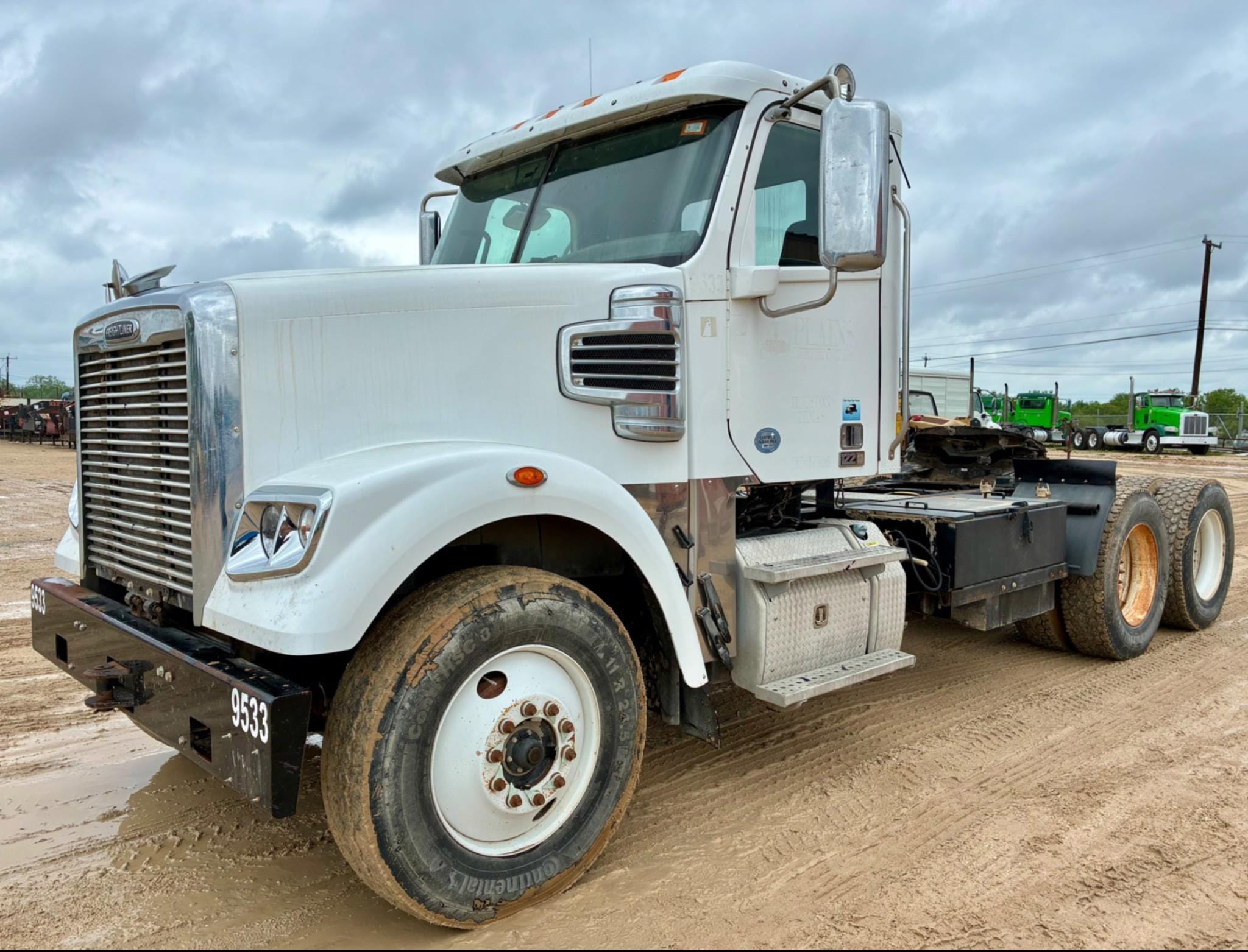 2015 Freightliner Coronado 122 Equipment Image0