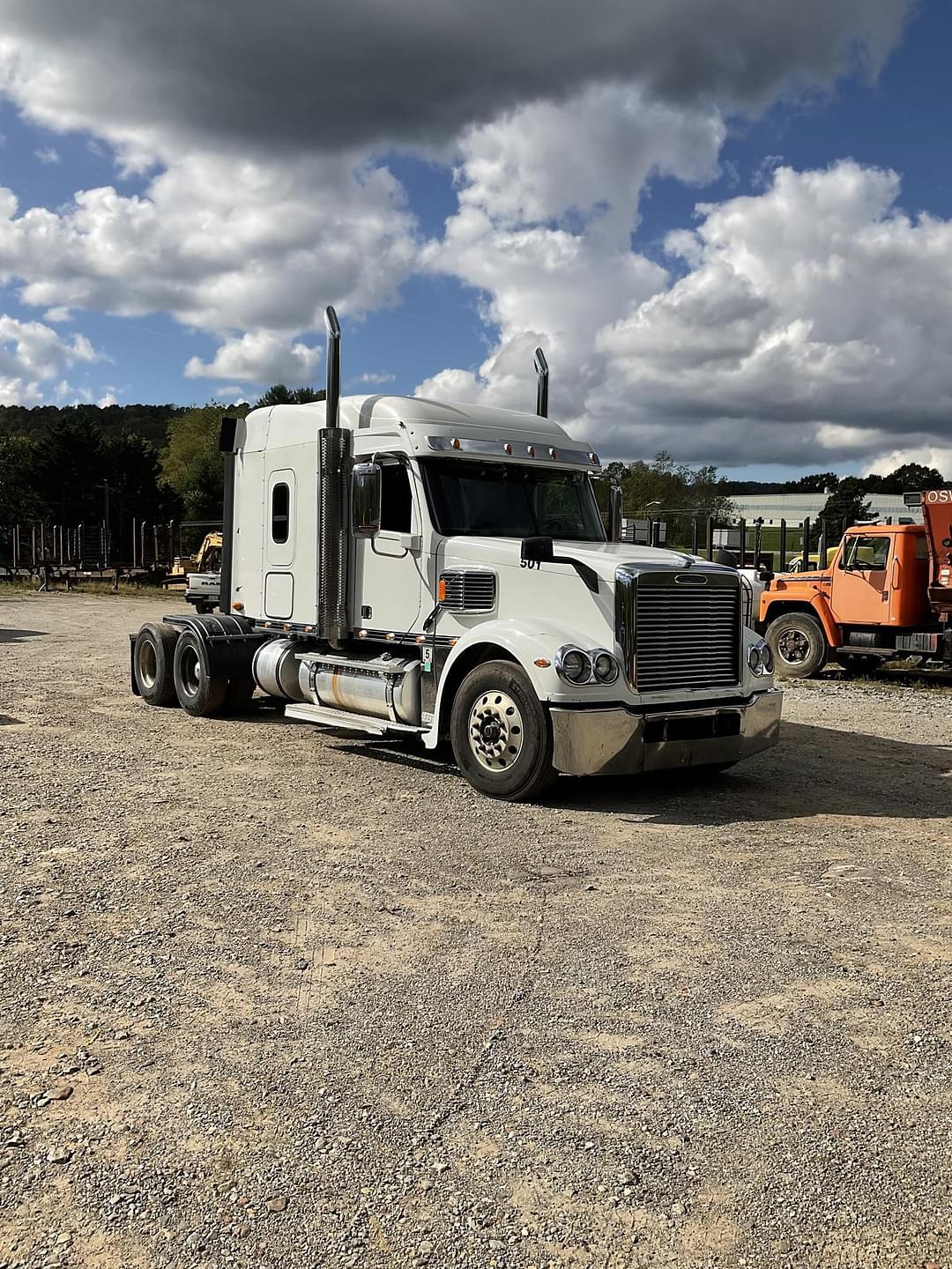 Image of Freightliner Coronado 132 Primary image