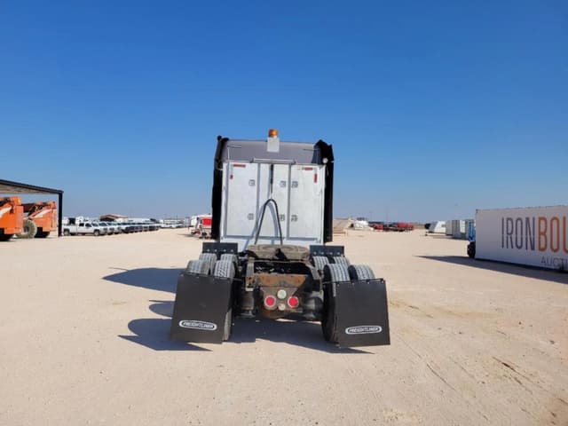 Image of Freightliner Coronado 132 equipment image 3