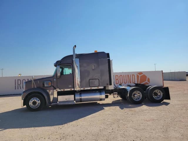 Image of Freightliner Coronado 132 equipment image 1