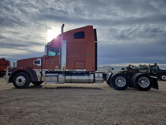 Image of Freightliner Coronado equipment image 3