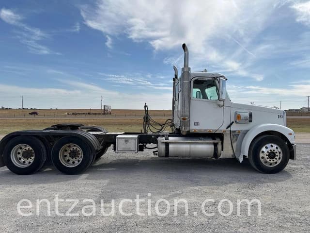 Image of Freightliner Coronado equipment image 3
