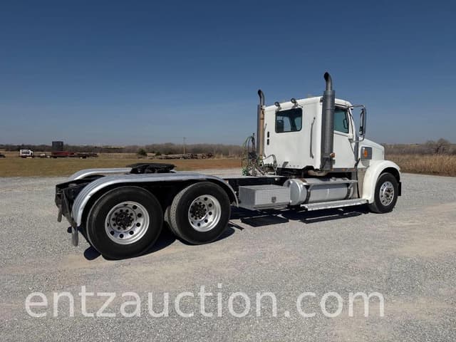 Image of Freightliner Coronado equipment image 4