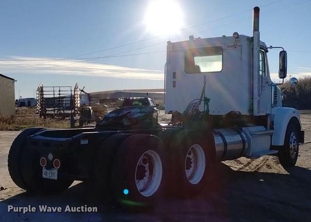 Image of Freightliner Coronado equipment image 4