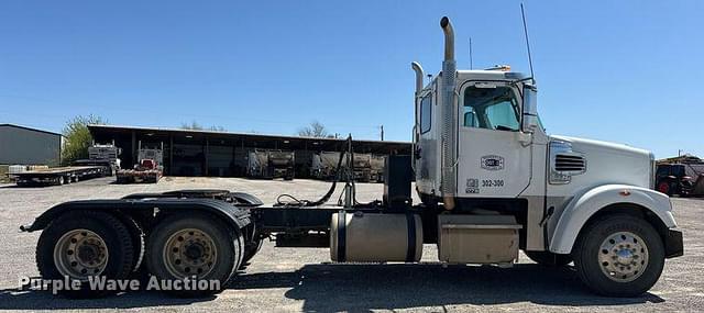 Image of Freightliner Coronado equipment image 3