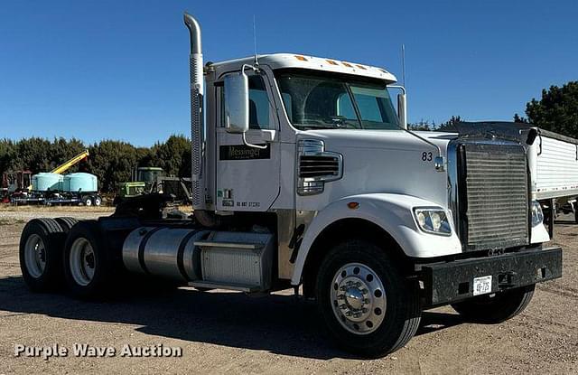 Image of Freightliner Coronado equipment image 2