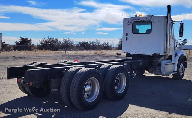 Image of Freightliner Coronado equipment image 4
