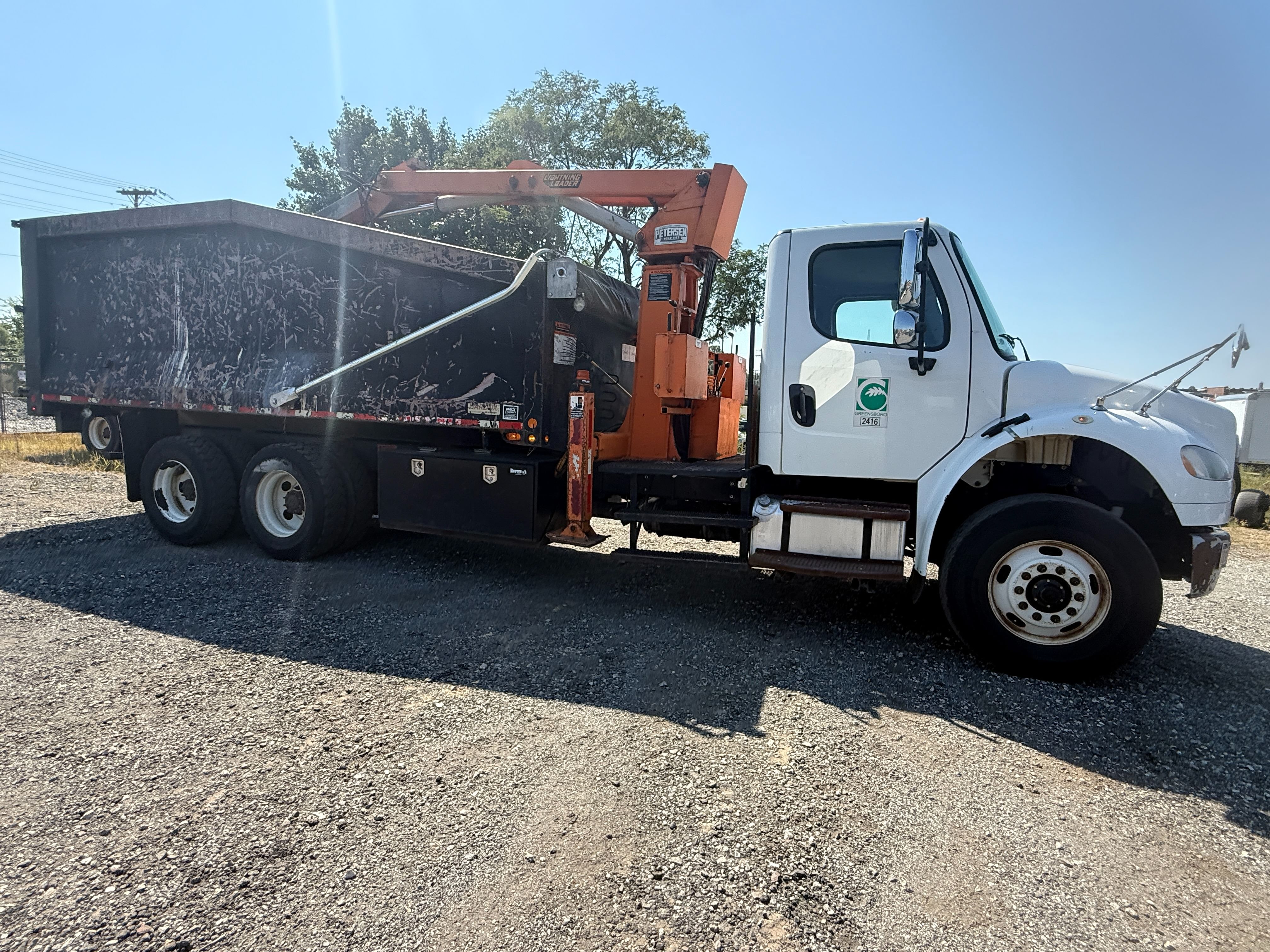 2015 Freightliner M2 106 Equipment Image0