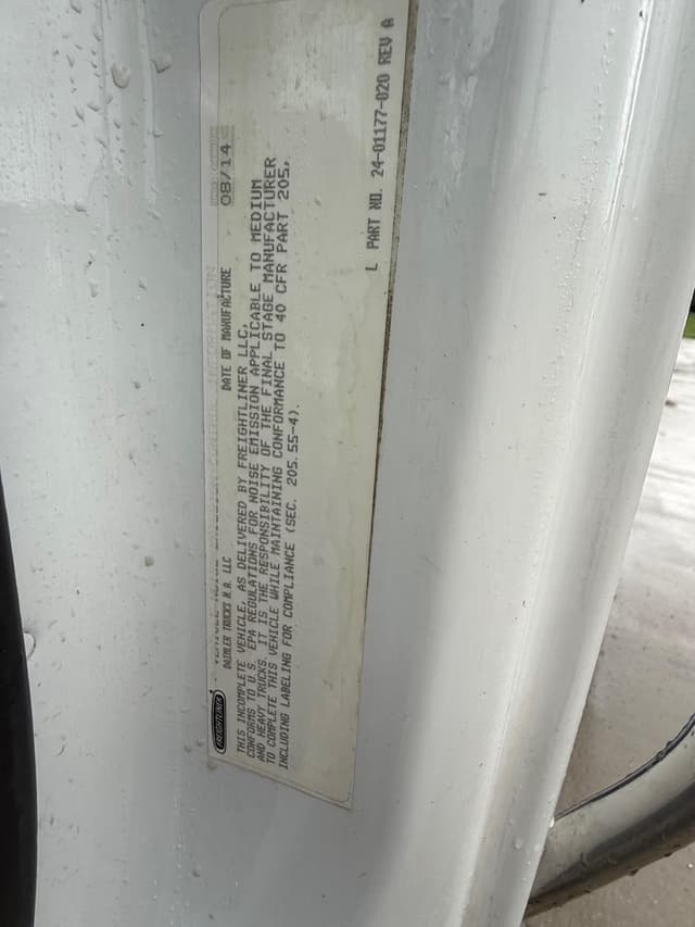 Image of Freightliner M2 106 equipment image 4
