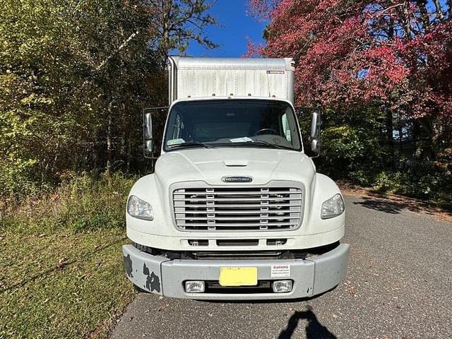 Image of Freightliner M2 equipment image 3