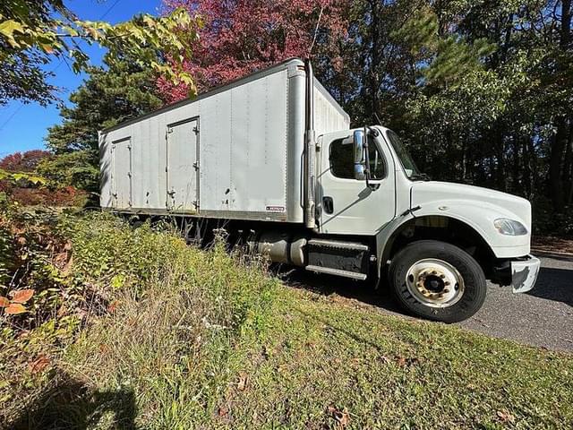 Image of Freightliner M2 equipment image 4